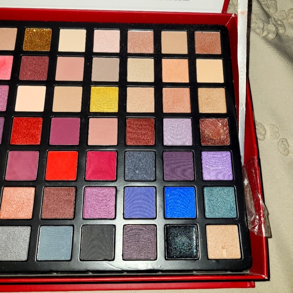 Luxe Crème Eyeshadow Palette - Multicolor - Picture 2 of 5